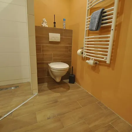 Kaernten بيت ضيافة 3*